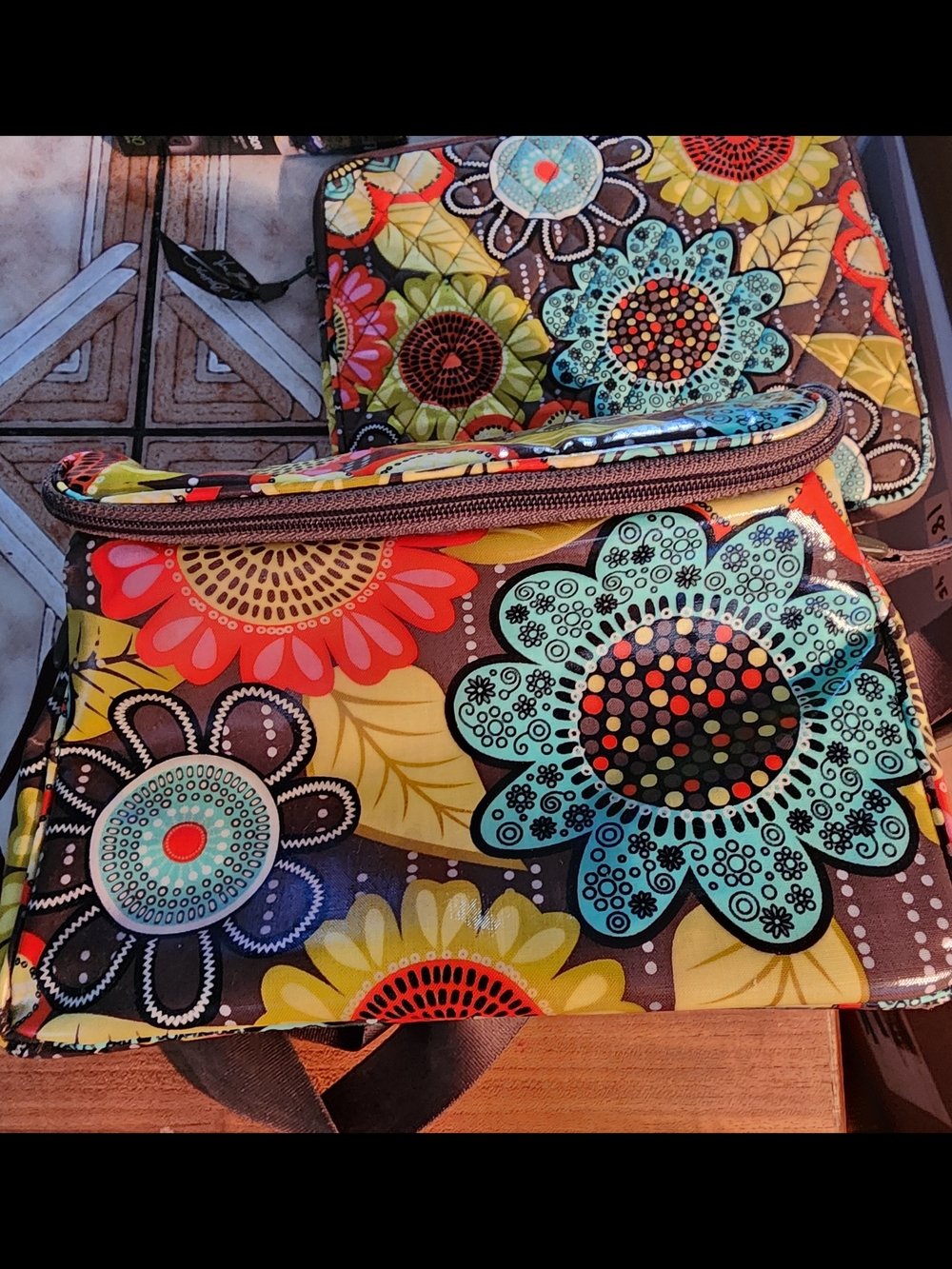Vera Bradley 'Flower Power' Lot Of Electronic Zip Bag And Lunch Bag NOTe - Picture 12 of 16
